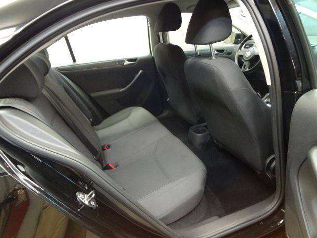 Volkswagen Jetta 2011 photo 12